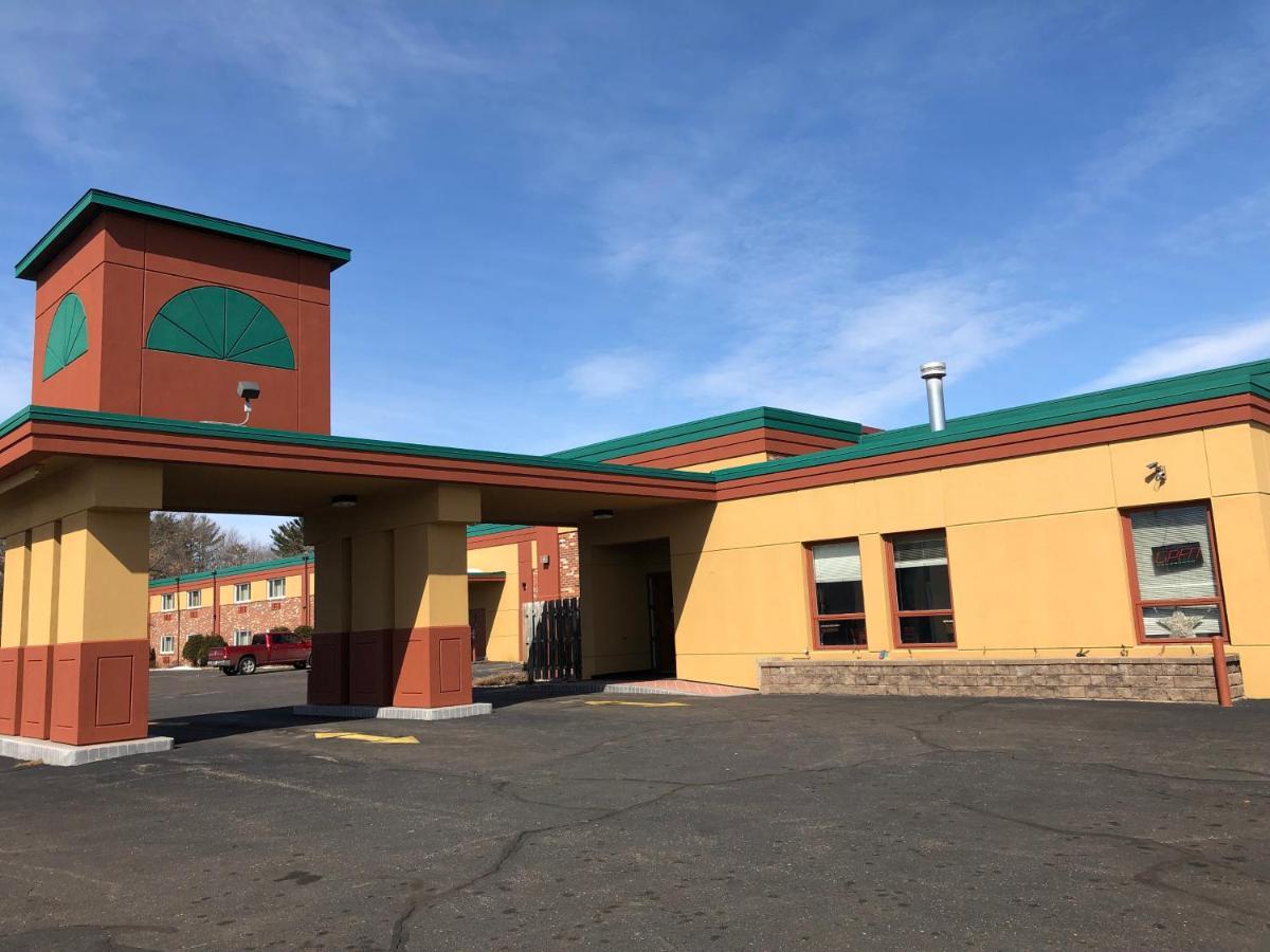 Econo Lodge Wisconsin Rapids Buitenkant foto