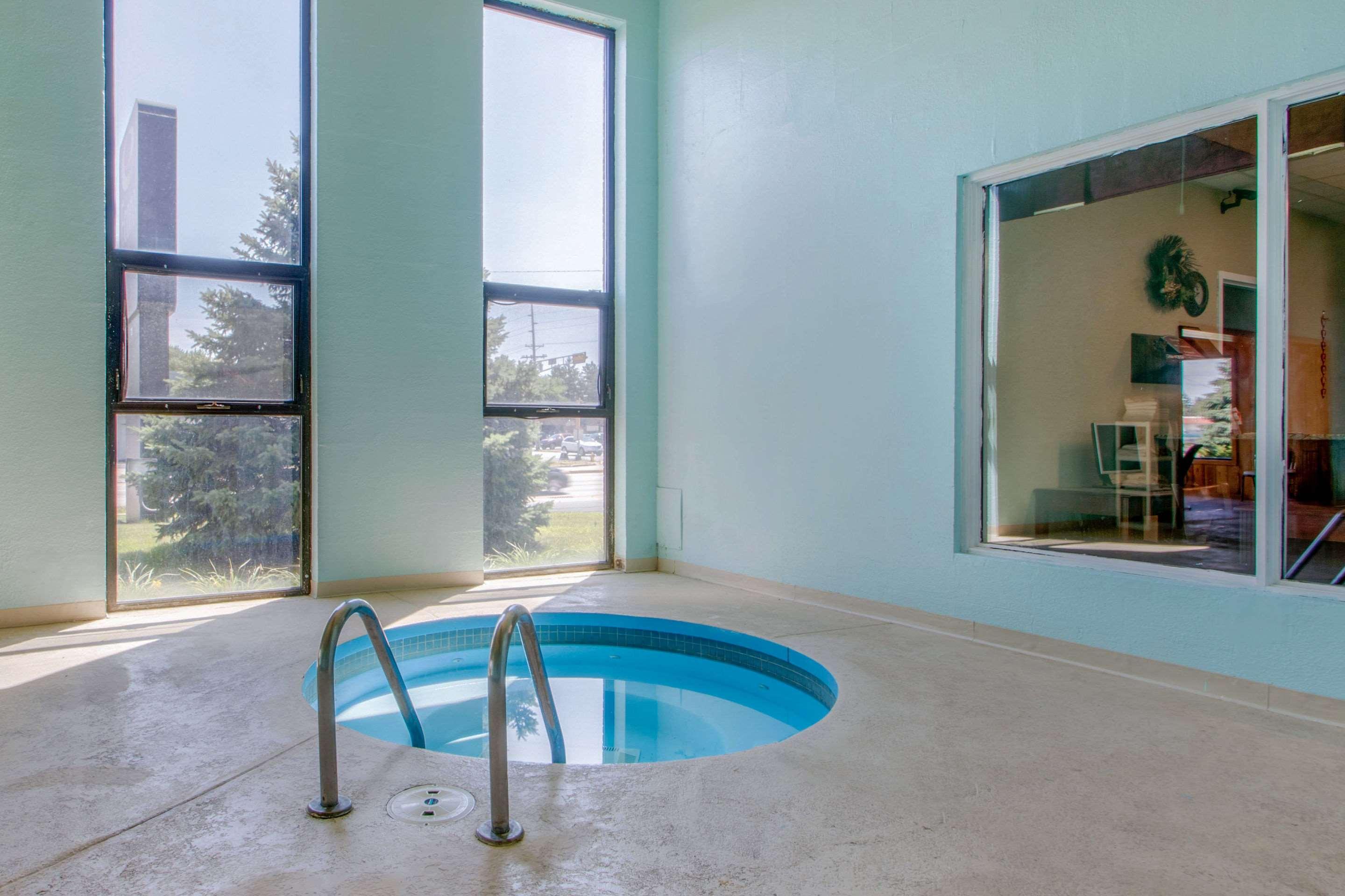 Econo Lodge Wisconsin Rapids Buitenkant foto